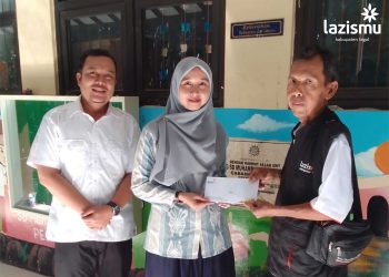 Jaga Asa Para Pendidik: Lazismu Talang 1 Salurkan Subsidi Honor untuk Guru SD Muhammadiyah Pesayangan